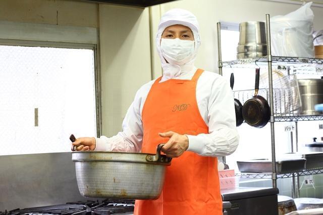 【寝屋川市】　施設での調理スタッフの募集です。調理業務経験のある方優遇します！