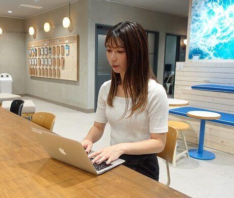 【webデザイナー】未経験も職歴ナシも大歓迎／充実研修／昇給年4回