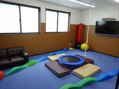 高時給1,300円～！土日休みで週3日から可！午後からの短時間勤務が中心！駅チカ放課後等デイの保...