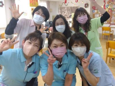 有料老人ホームでの介護スタッフ（日中のみ）募集★経験・資格問いません☆半日でもOK