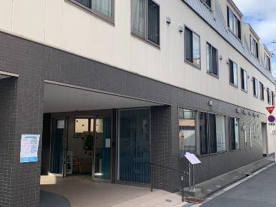 医療と介護の連携が自慢の入居者全22名の小規模施設です。温かく利用者に寄り添った介護を目指した職...
