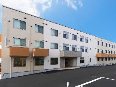 ＼安心の研修制度あり／＼条件面での相談OK！／フルライフケアが運営する介護施設で介護スタッフ（正...