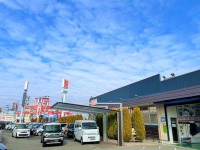 営業の経験はなくても大丈夫です！知識・経験はコツコツと積んでください♪経験豊富なスタッフが丁寧に...
