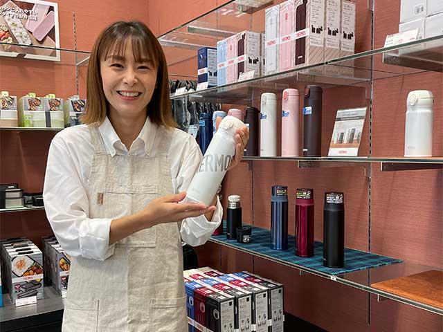 【キッチン雑貨販売】日常で活躍するアイテムが豊富なキッチン雑貨ブランドで接客販売。