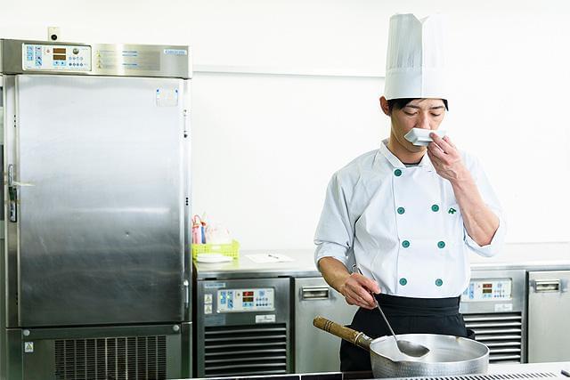 調理師正社員／蒲生四丁目駅/車通勤OK/お食事を楽しみにされている利用者様に美味しいお食事を提供！