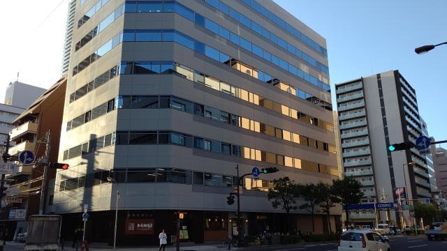 給食委託会社総務部スタッフ◇正社員◇昇給賞与あり◇産休育休実績多数◇