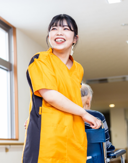 正職員：【介護福祉士】特養あじさい苑大阪住吉を利用される高齢者の心身の介護