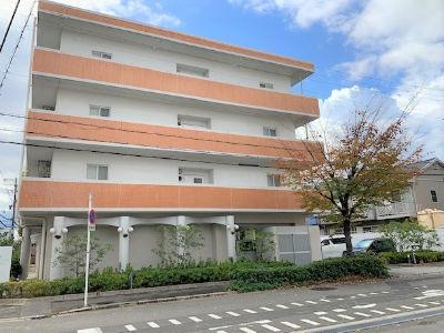 ＼駅チカ通勤便利／＼幅広い年代活躍中／【資格・経験なしOK】介護付き有料老人ホームの介護職員