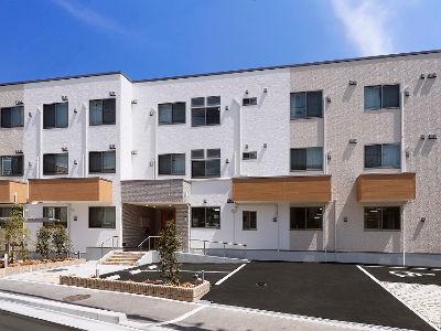 ＼安心の研修制度あり／＼条件面での相談OK！／フルライフケアが運営する介護施設で介護スタッフ（正...