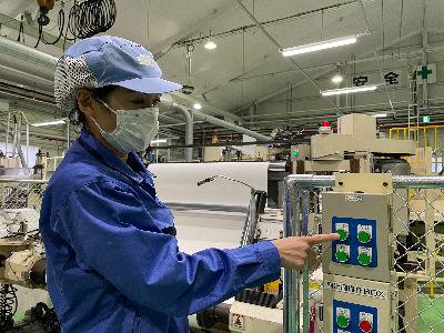 ＼汚れない、力仕事なし／＼フルタイムでしっかり稼ぐ／空調完備の清潔な工場で、食品ラベ...