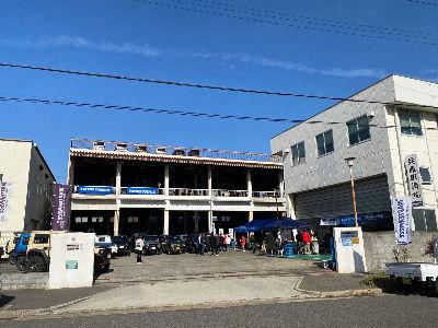 残業ほぼなし！育児休業取得実績あり！UIJターン応援！経験・学歴不問！大型トラック用のタイヤ交換...