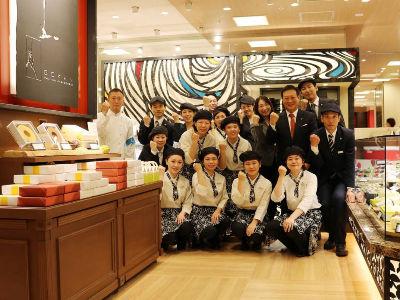 1日4h～、週3日～OK！社割あり！最寄り駅よりスグ！通勤ラクラク！空調の整った百貨店内店舗で快...