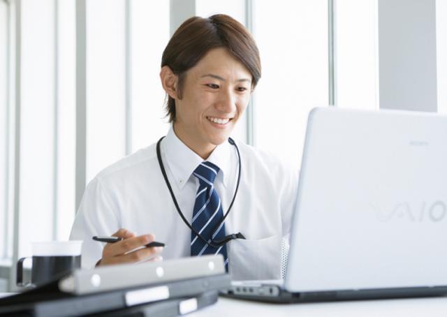 事務/男性活躍中/私たちの頑張りは、誰かの元気へとつながっています/土日祝休みでプライベート充実