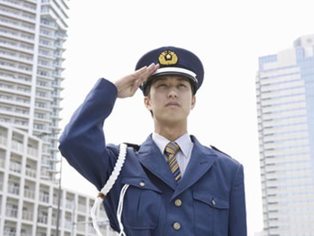 【羽衣駅】月給20万以上！座って受付とモニター監視がメイン業務！支所内での施設警備員募集！